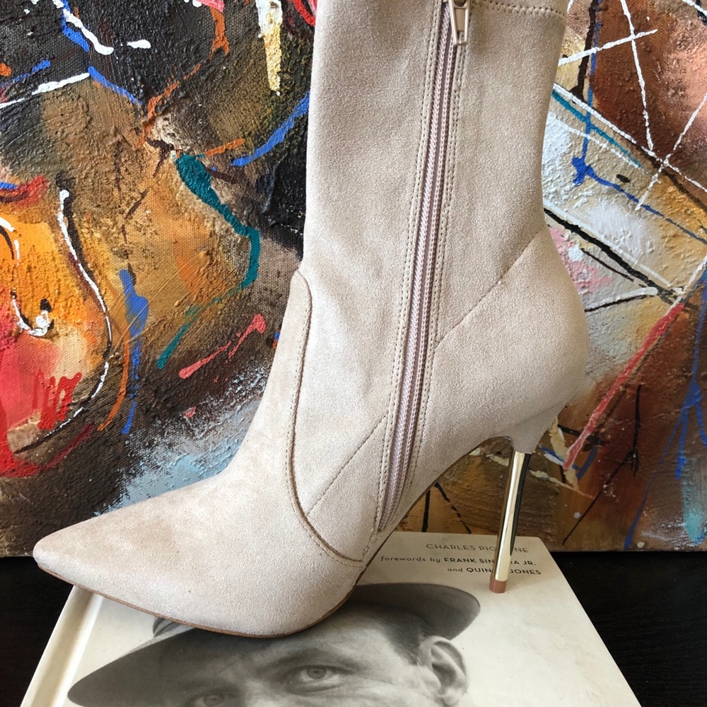 Aldo soft suede brand new boots